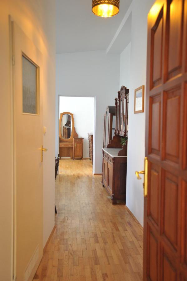 Old Town Sky Apartment Краків Екстер'єр фото